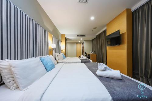 empire suites subang by mana mana