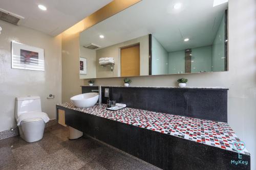 empire suites subang by mana mana