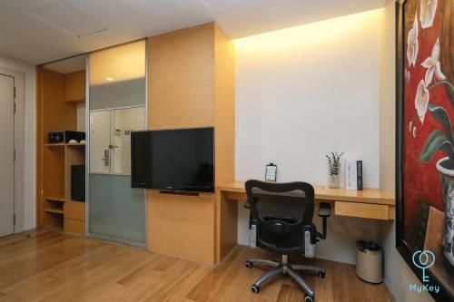 empire suites subang by mana mana