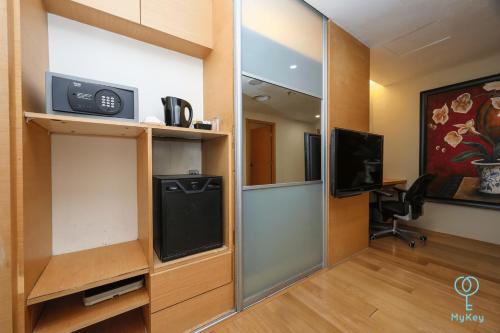 empire suites subang by mana mana