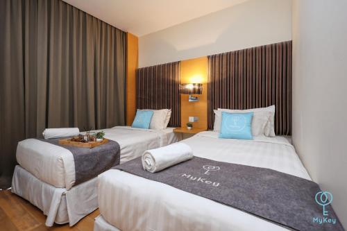 empire suites subang by mana mana