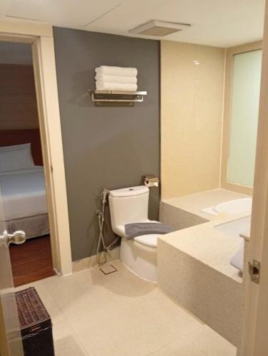 empire suites subang by mana mana