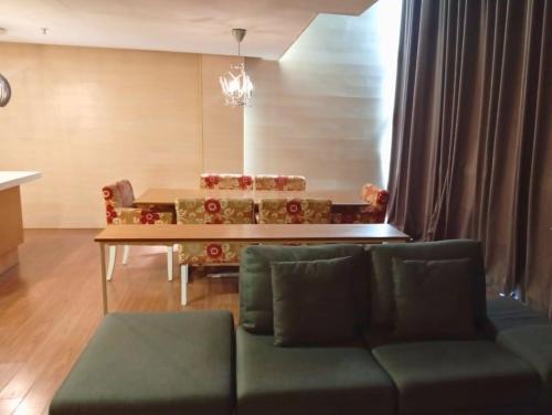 empire suites subang by mana mana