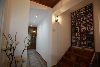 Hotel Buzi Berat,,3 star