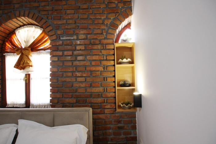 hotel buzi berat
