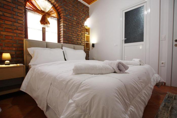 hotel buzi berat