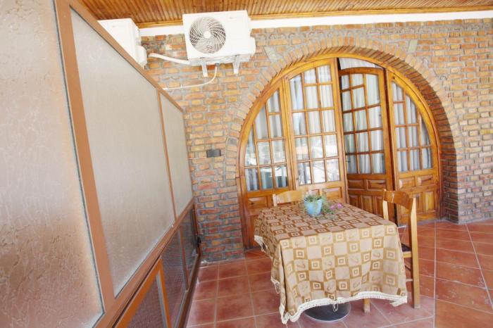 hotel buzi berat