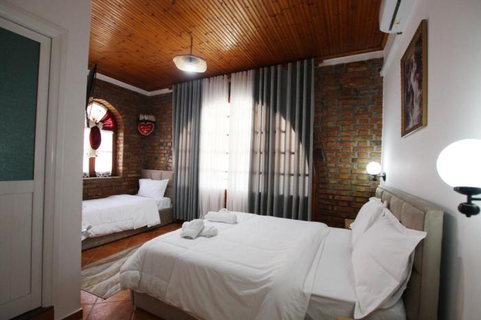 hotel buzi berat