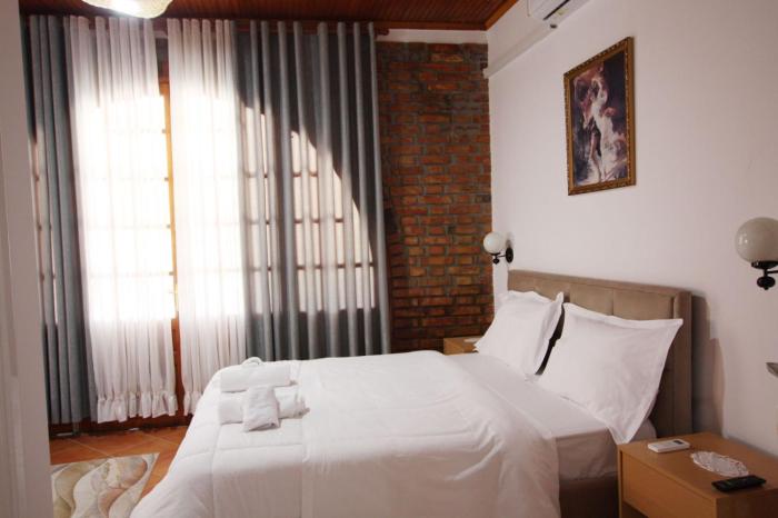 hotel buzi berat