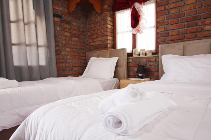 hotel buzi berat