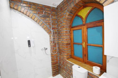hotel buzi berat