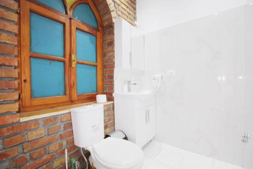 hotel buzi berat