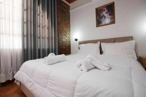 hotel buzi berat
