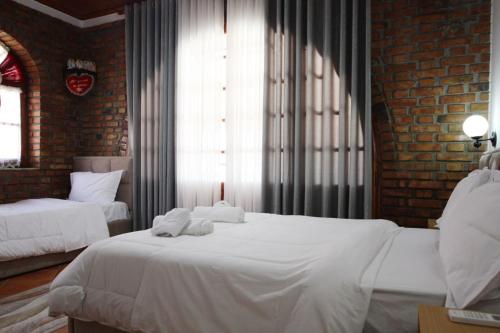 hotel buzi berat