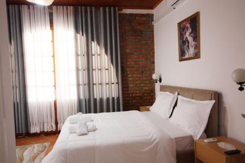 hotel buzi berat