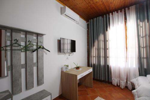 hotel buzi berat