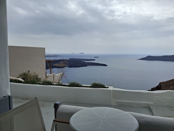 diamond on the cliff hotel andsuites