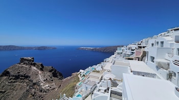 diamond on the cliff hotel andsuites