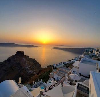 diamond on the cliff hotel andsuites