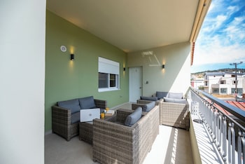 demis apartments near athens airport