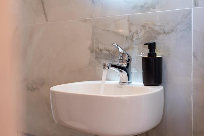 demis apartments near athens airport