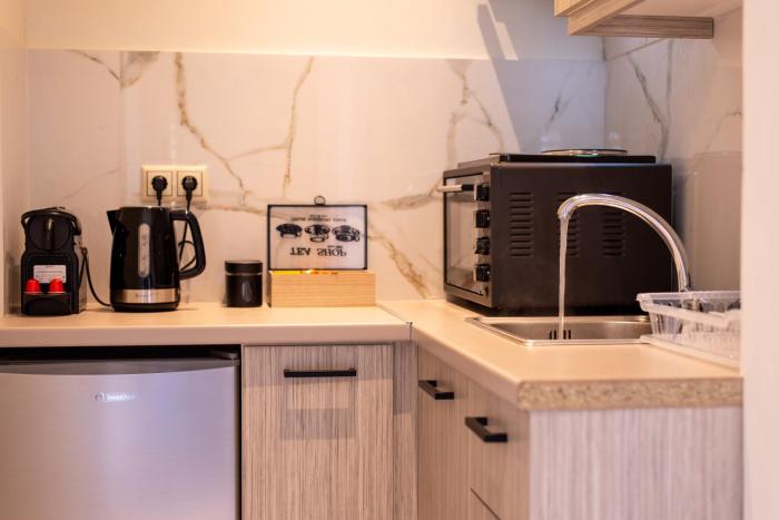 demis apartments near athens airport
