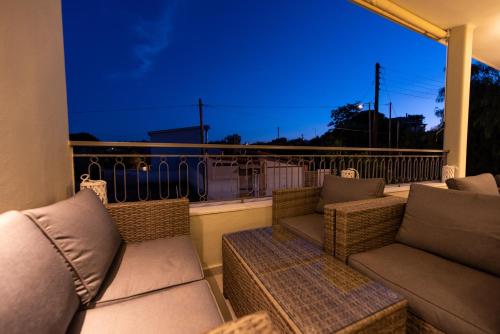 demis apartments near athens airport