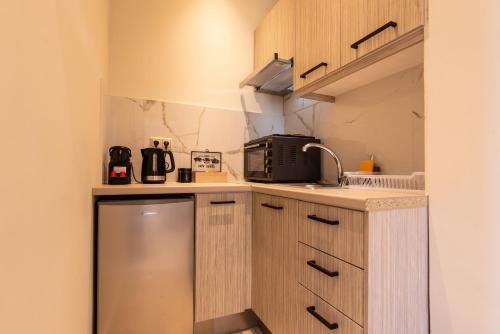 demis apartments near athens airport