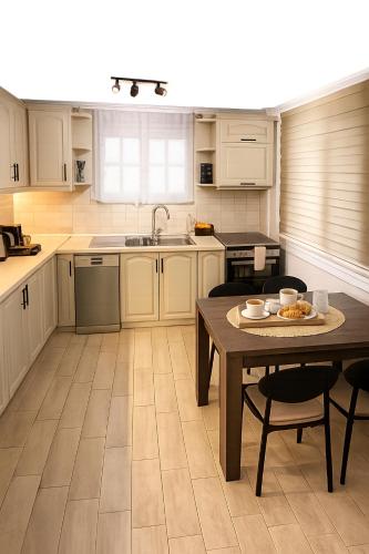 demis apartments near athens airport