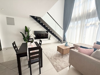 2 Bedroom Duplex Apartment,,2 star