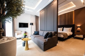 Premium Hotel,,4 star