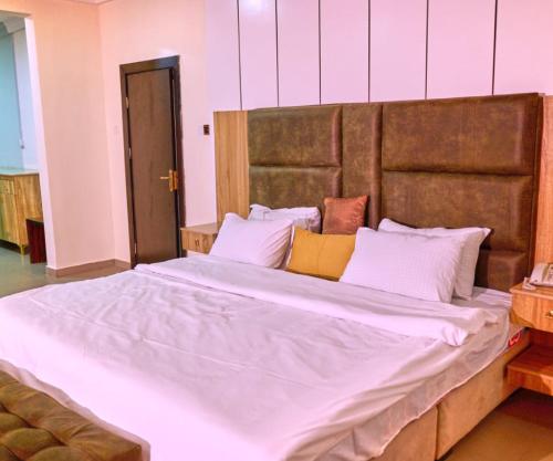 bosanic hotel and suites