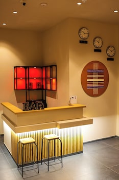 Noah Gate Hotel & Suites,,4 star