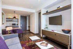 courtyard by marriott bogota airport
