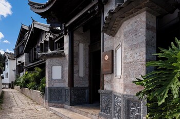 grandjoli damei huasu yunbanshan view resort