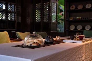 grandjoli damei huasu yunbanshan view resort