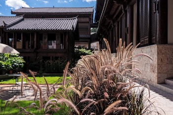 grandjoli damei huasu yunbanshan view resort