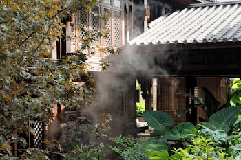 grandjoli damei huasu yunbanshan view resort