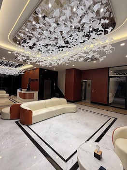 The Sky Plus,,3 star