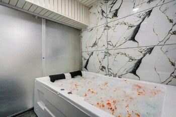 hotel rism suites koramangala