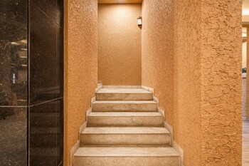 hotel rism suites koramangala
