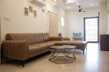 twin villa luxury stays