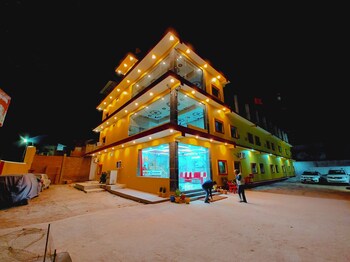 shree venkatesh niliyam 300 m ram temple