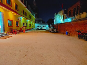 shree venkatesh niliyam 300 m ram temple
