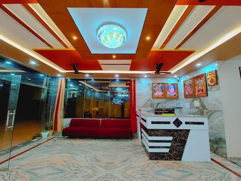 Shree Venkatesh Niliyam 300 M Ram Temple,,3 star