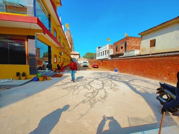 shree venkatesh niliyam 300 m ram temple
