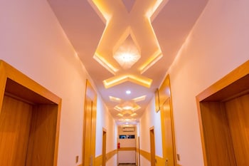 house 10 luxury hotel and suites