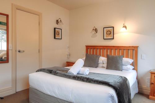 the grand hotel and bar