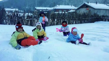 Snow Valley Ma Hua Inn,,3 star