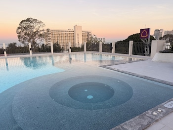 Aston Hotel Pattaya,,3 star